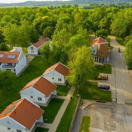 アパートホテル Termal Es Bungalok 4*